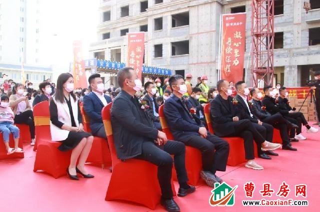今天，曹县这个楼盘，所有在建楼栋实现全部复工！